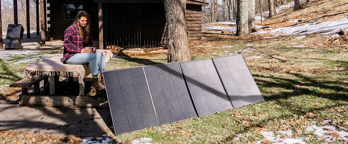 Bluetti PV420 Portable Solar